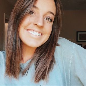 Meet your Posher, Becca